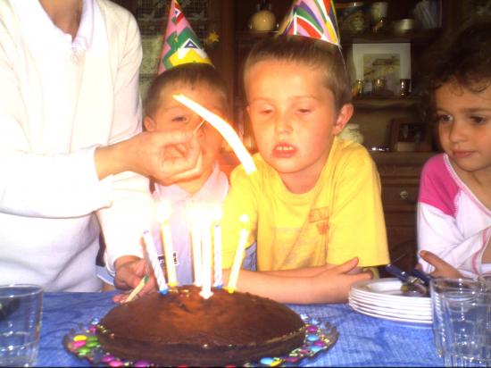 le gateau fait par les enfants dans l'apres-midi